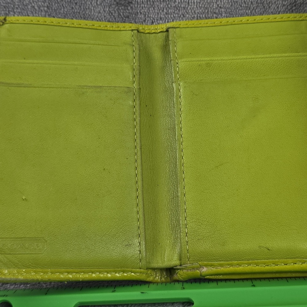 Vintage Coach TriFold Wallet Signature Canvas And Lime-Green Leather - Picture 4 of 13